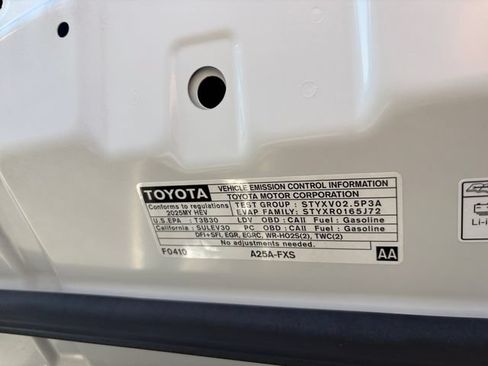 Used 2025 Toyota Camry XSE FWD image 10