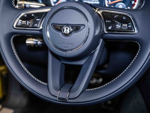 Used 2024 Bentley Flying Spur V8 image 45