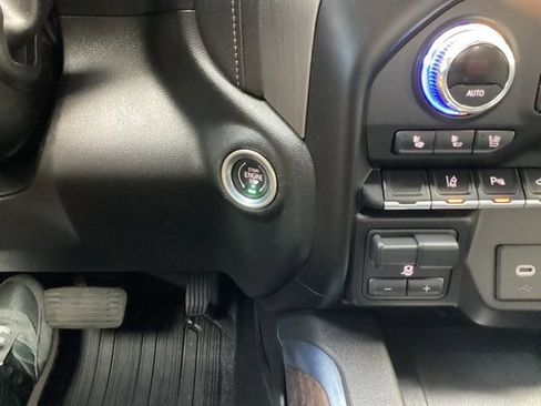 Used 2021 GMC Sierra 2500 Denali w/ Denali Ultimate Package image 16