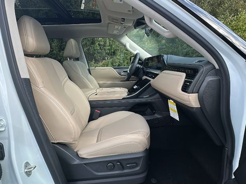 New 2026 INFINITI QX80 Pure image 9