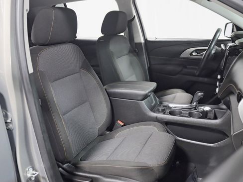 Used 2018 Chevrolet Traverse LT image 24