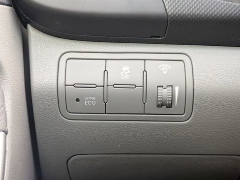 Used 2014 Hyundai Accent GLS w/ Option Group 2 image 21