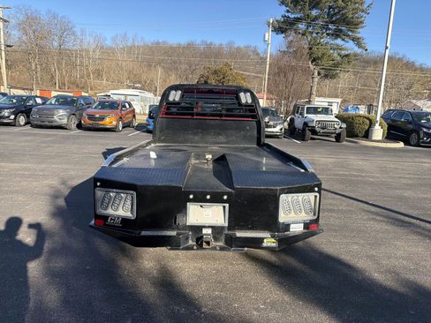 Used 2024 GMC Sierra 3500 SLE w/ SLE Convenience Package image 7