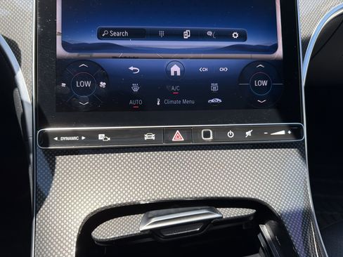 Used 2025 Mercedes-Benz C 300 Sedan image 29