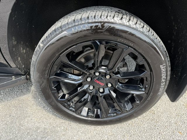 Used 2023 GMC Yukon Denali AWD/4WD image 9