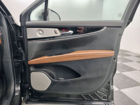 Used 2022 Lincoln Nautilus Reserve w/ Equipment Group 202A image 30