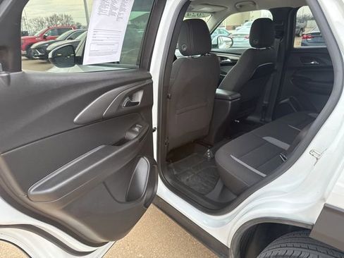Used 2024 Chevrolet TrailBlazer LT w/ LT Cold Weather Package image 32