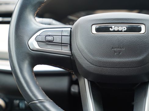 Used 2022 Jeep Compass Limited AWD/4WD image 18