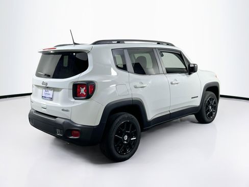 Used 2022 Jeep Renegade Latitude w/ Sun/Sound Group AWD/4WD image 5