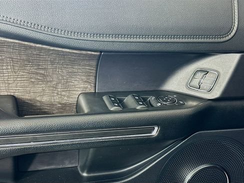 Used 2021 Ford Expedition Max Limited image 18