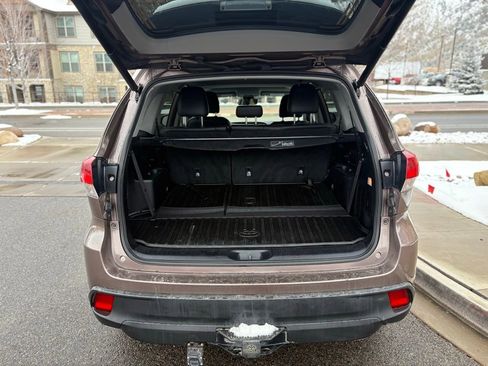 Used 2018 Toyota Highlander XLE image 8