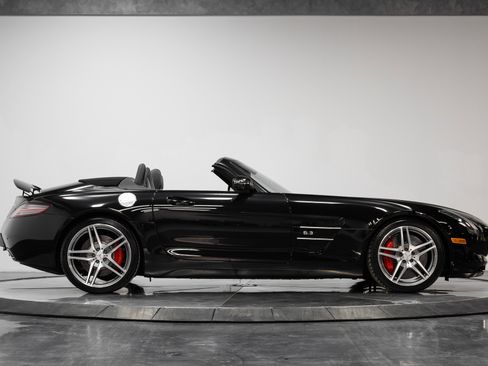 Used 2012 Mercedes-Benz SLS AMG Roadster image 23