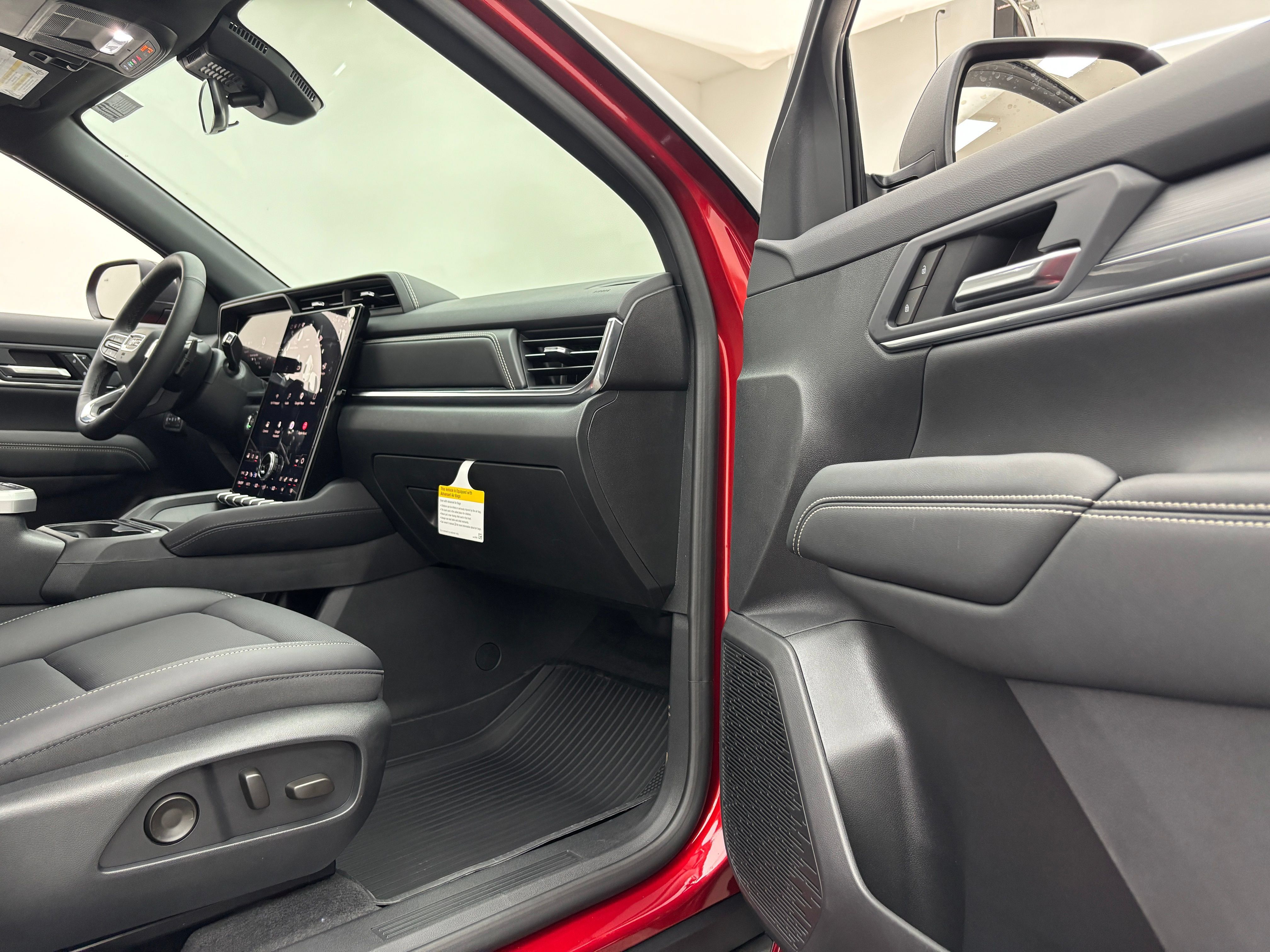 New 2027 GMC Terrain Elevation w/ Elevation Premium Package FWD image 32