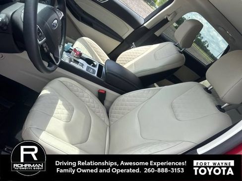 Used 2023 Ford Edge Titanium AWD/4WD image 9