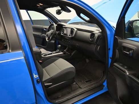 Used 2021 Toyota Tacoma TRD Off-Road image 38