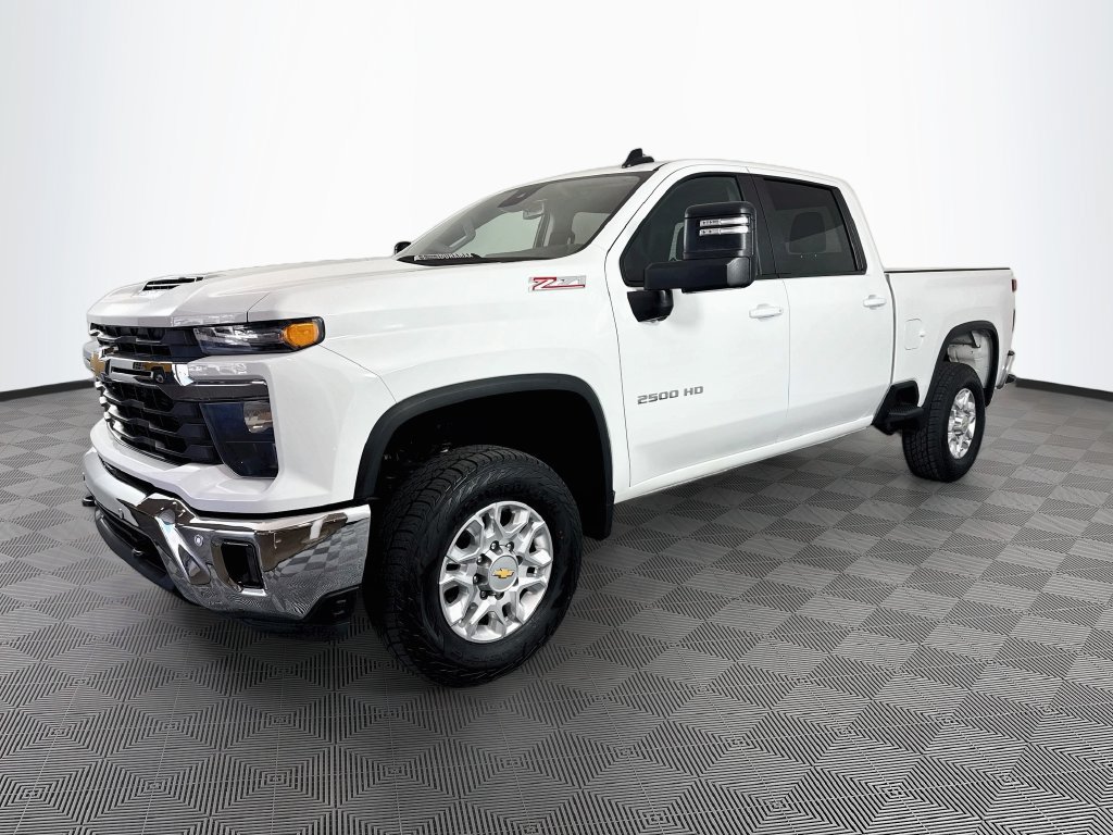 Used 2025 Chevrolet Silverado 2500 LT w/ All Star Edition AWD/4WD image 3