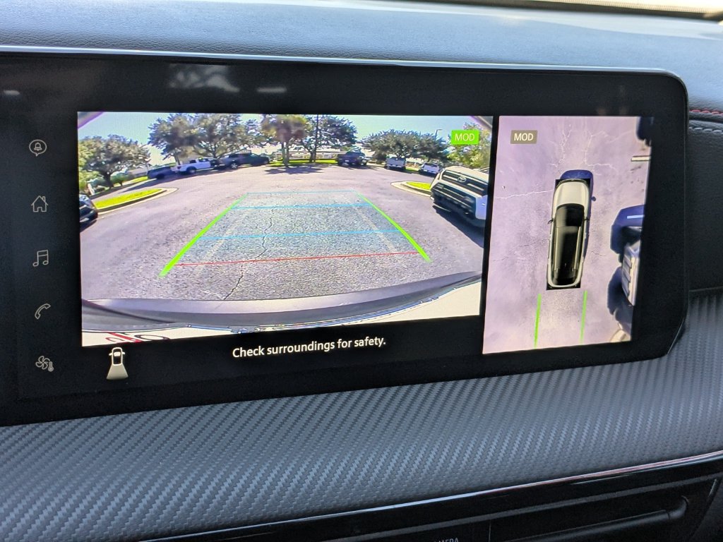 Used 2025 Nissan Kicks SR AWD/4WD image 18