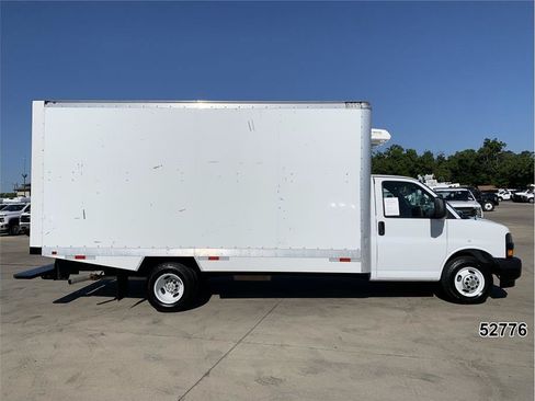 Used 2024 Chevrolet Express 3500 w/ Power Convenience Package RWD image 5