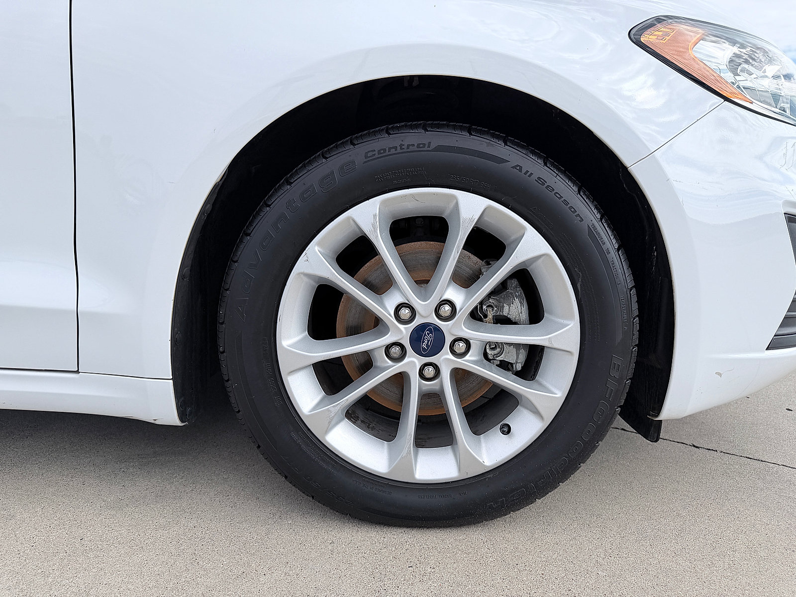 Used 2019 Ford Fusion SE FWD image 11