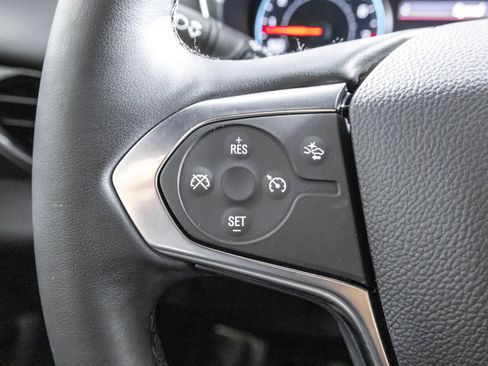 Used 2023 Chevrolet Traverse LT FWD image 23