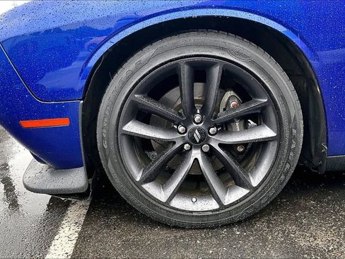 Used 2019 Dodge Challenger R/T Scat Pack RWD image 2