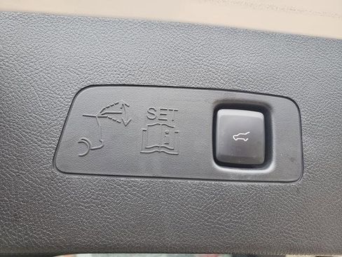 Used 2021 Lincoln Corsair AWD w/ Equipment Group 101A image 9