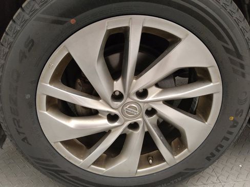 Used 2015 Nissan Rogue SL w/ SL Premium Package FWD image 31