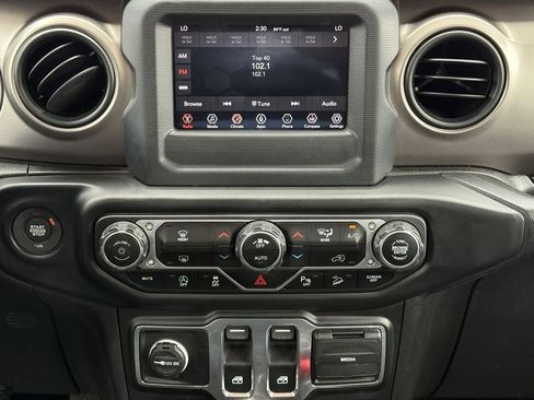 Used 2020 Jeep Wrangler Sport AWD/4WD image 25