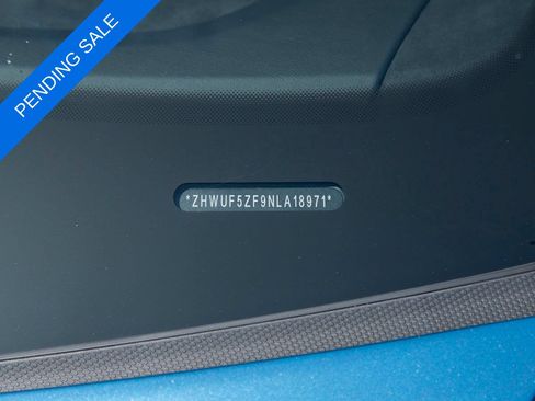 Used 2022 Lamborghini Huracan EVO RWD image 30