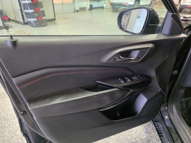 Used 2024 Chevrolet Trax RS w/ Sunroof Package FWD image 20