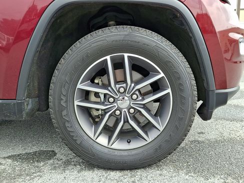 Used 2017 Jeep Grand Cherokee Limited w/ Trailer Tow Group IV AWD/4WD image 9
