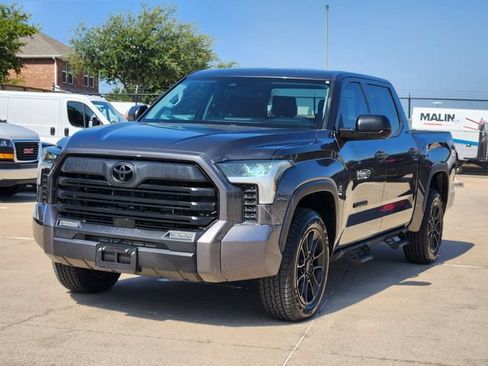 Used 2022 Toyota Tundra SR5 AWD/4WD image 12