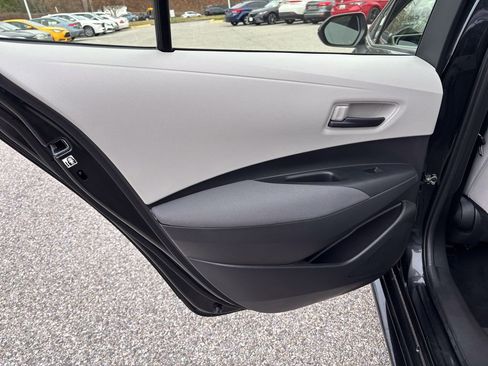 Used 2022 Toyota Corolla LE image 38