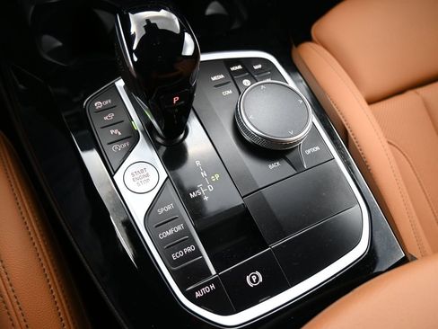 Used 2024 BMW X3 sDrive30i w/ Premium Package w/ZPA image 17