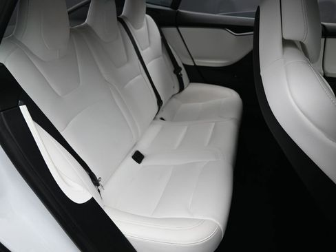 Used 2019 Tesla Model S Long Range image 32