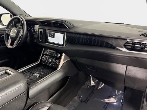 Used 2023 GMC Yukon XL Denali image 31