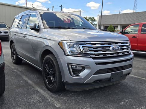 Used 2021 Ford Expedition Limited AWD/4WD image 3