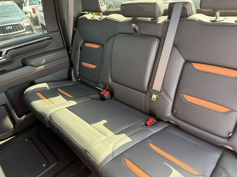 Used 2025 GMC Sierra 2500 AT4 AWD/4WD image 16