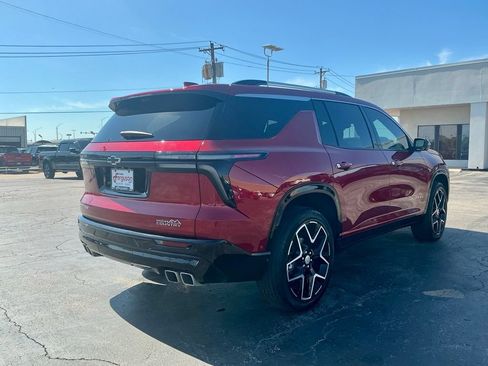 Used 2026 Chevrolet Traverse High Country w/ LPO, Floor Liner Package FWD image 8
