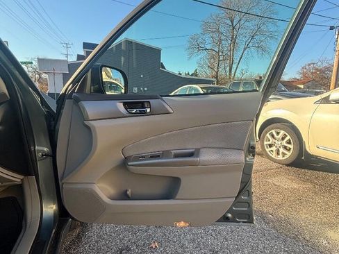 Used 2010 Subaru Forester 2.5X Premium w/ Popular Equipment Group 1A image 10