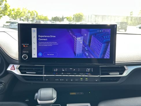 Certified 2025 Toyota Sienna XSE w/ XSE Plus Package image 24