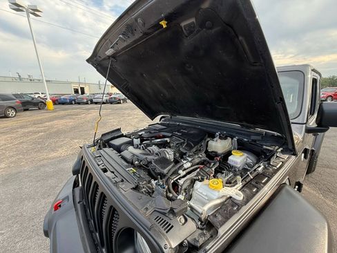 Used 2019 Jeep Wrangler Unlimited Sport S AWD/4WD image 25