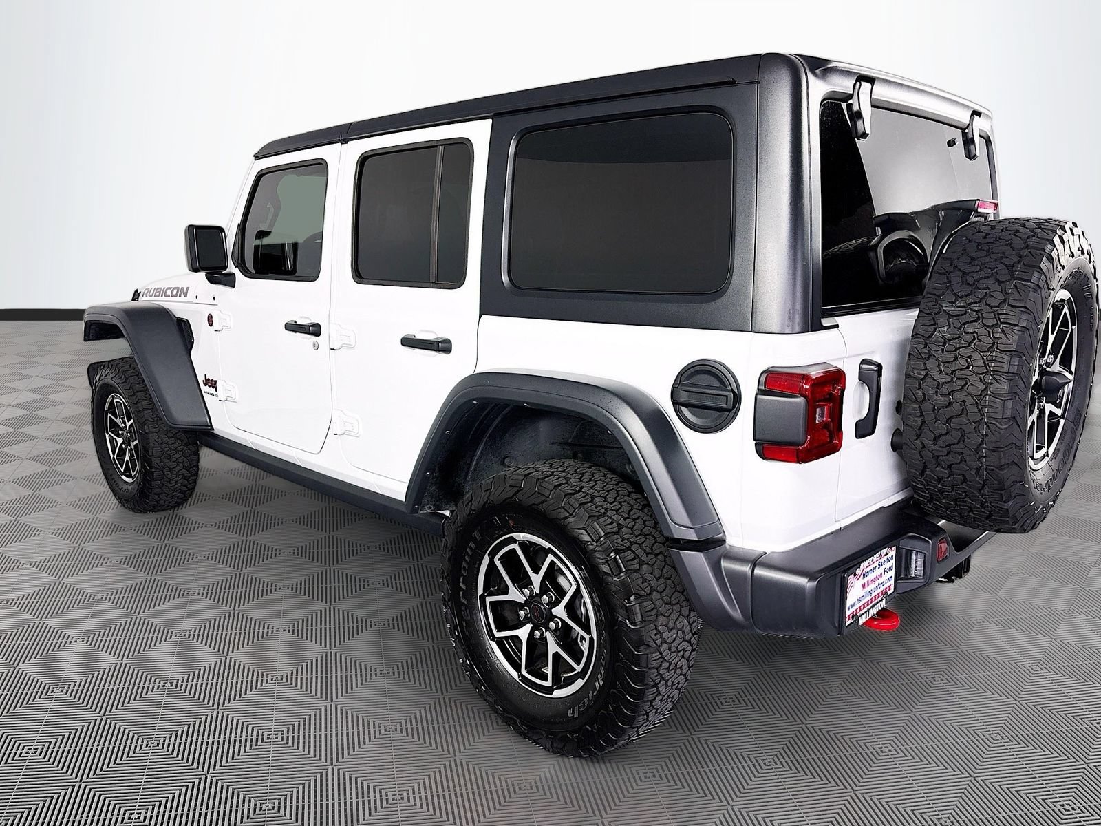 Used 2025 Jeep Wrangler Unlimited Rubicon AWD/4WD image 5