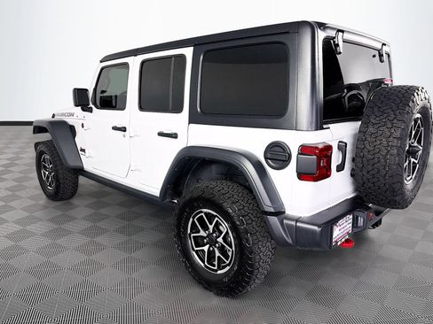 Used 2025 Jeep Wrangler Unlimited Rubicon AWD/4WD image 5