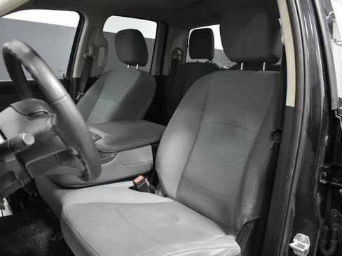 Used 2017 RAM 1500 Express w/ Black Ram 1500 Express Group image 5