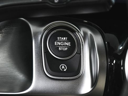 Used 2020 Mercedes-Benz GLB 250 4MATIC image 29