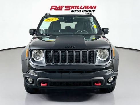 Used 2023 Jeep Renegade Trailhawk AWD/4WD image 2