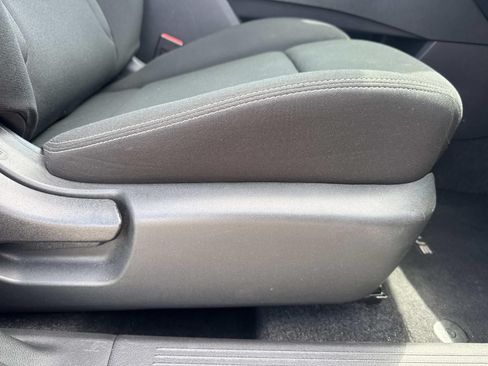 Used 2023 Nissan Rogue S FWD image 13