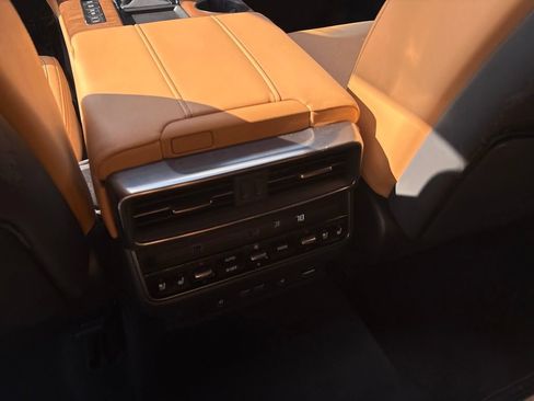 Used 2024 Lexus LX 600 4WD w/ Appearance Package image 18