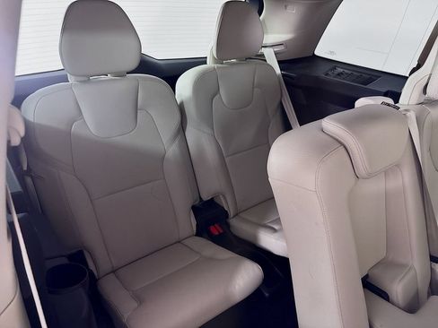Used 2024 Volvo XC90 B6 Plus AWD/4WD image 28